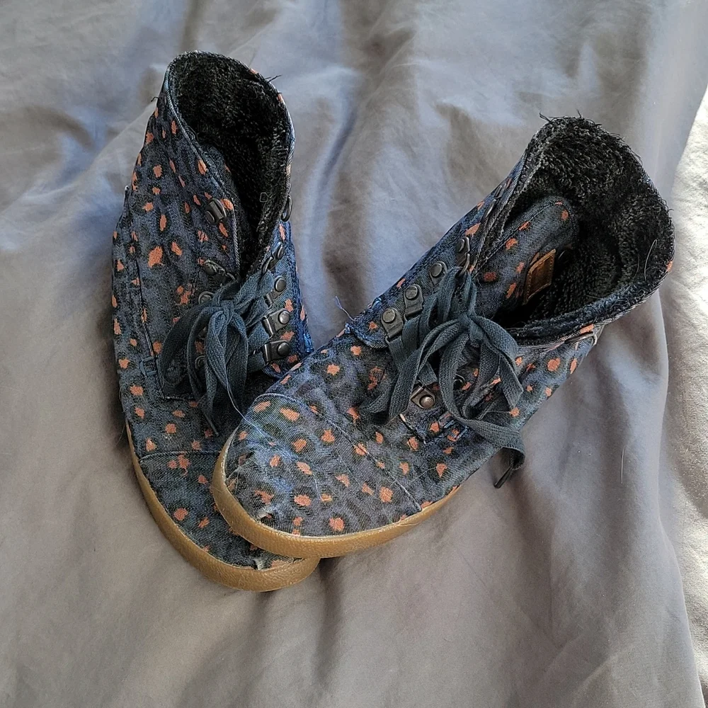 Tom's leppard print booties - Picture 1 of 7
